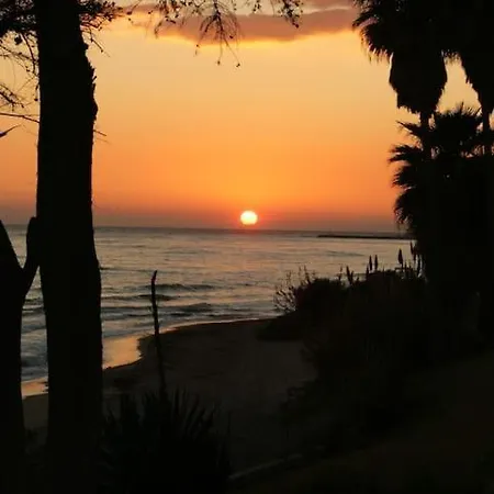 Malaga, Andalucia, Marbella - Mijas Costa, Primera Linea De Playa Apartament
