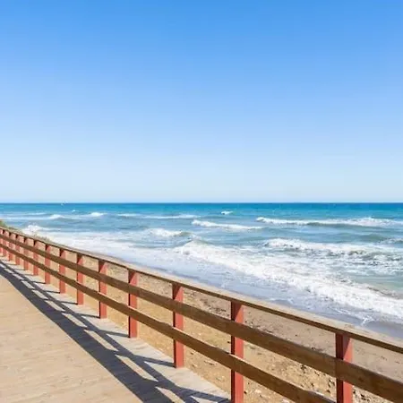Malaga, Andalucia, Marbella - Mijas Costa, Primera Linea De Playa Apartment *