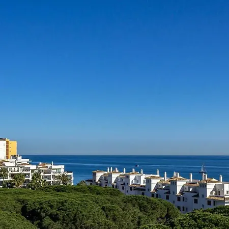 Malaga, Andalucia, Marbella - Mijas Costa, Primera Linea De Playa Apartment